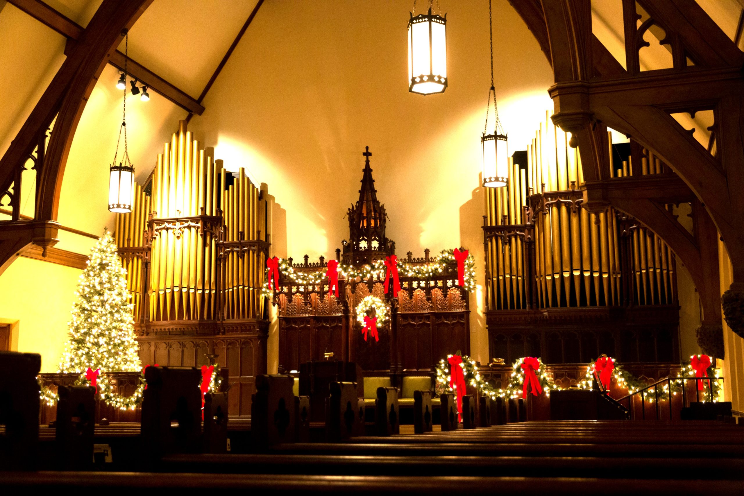 Winter Holiday Decorations, First Unitarian Society of Milwaukee